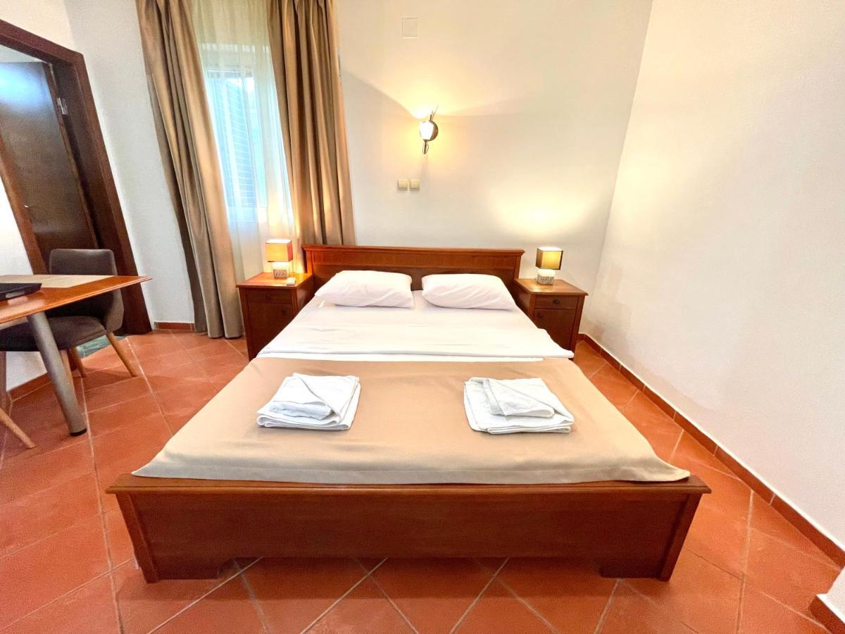 Apartments Petkovic Budva Bagian luar foto