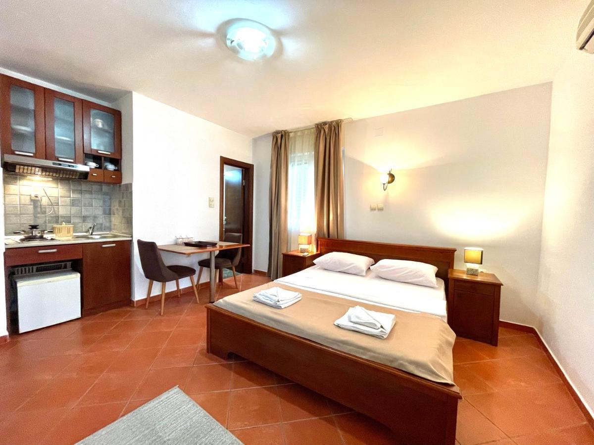 Apartments Petkovic Budva Bagian luar foto