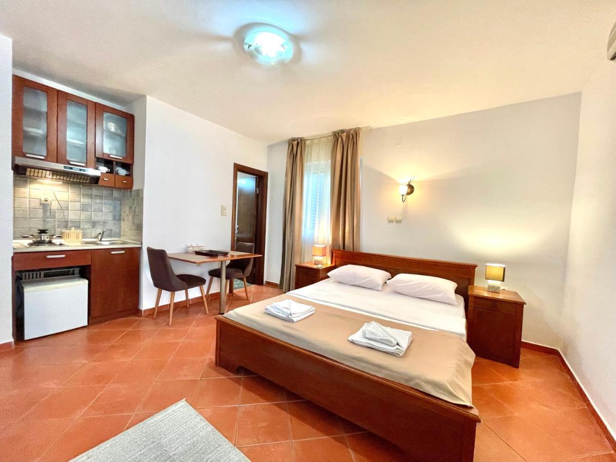 Apartments Petkovic Budva Bagian luar foto