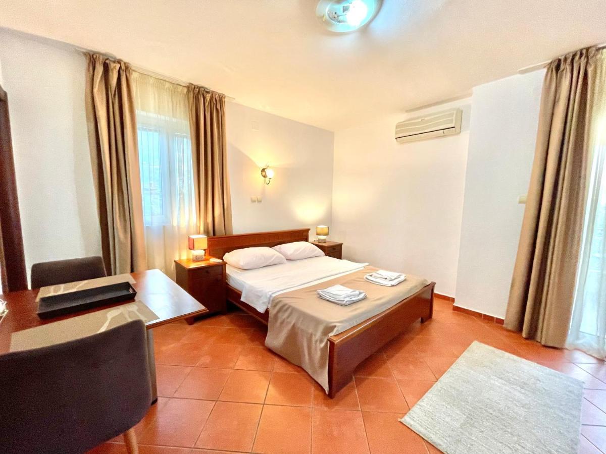 Apartments Petkovic Budva Bagian luar foto